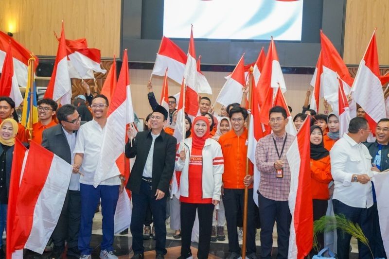 Gubernur Jatim Khofifah: Filosofi Urip Iku Urup Sunan Kalijaga Jadi Bekal Ekspedisi Wanala Unair ke Arjuno