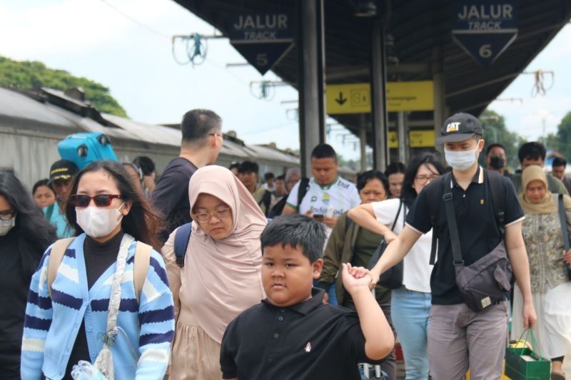 Sambut HUT ke-80 RI, KAI Cirebon Tambah 2.560 Tiket Ekonomi: Catat Tanggal Pemberlakuannya!