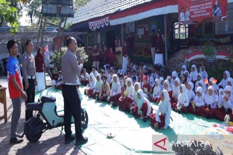 Tahukah Anda Aturan Penggunaan Sepeda Listrik? Polresta Banjarmasin Edukasi Pelajar SD