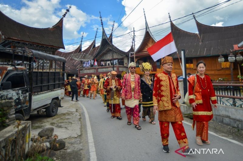Peserta Minangkabau Memanggil 'Taragak Pulang' Kagumi Keunikan Kawasan Seribu Rumah Gadang Solok Selatan