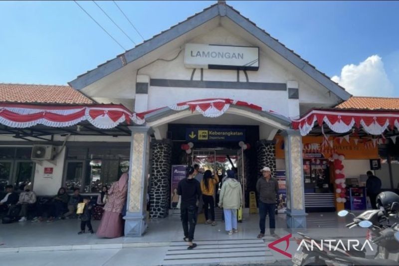 Fakta Unik Libur HUT RI ke-80: Stasiun Lamongan Layani Ribuan Penumpang KAI Lamongan!