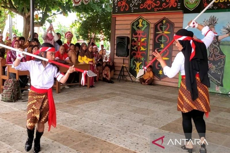 Fakta Unik Lomba Peragaan Busana Ibu dan Anak: Kekompakan di Kotim Meriahkan HUT Ke-80 RI