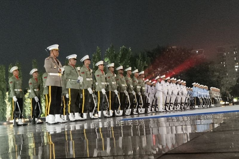 Renungan Suci Prabowo dan Jokowi: Beda Gaya, Sama Makna Penghormatan Pahlawan