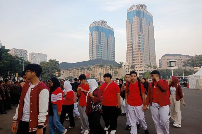 Antusiasme Warga Padati Patung Kuda Meriahkan HUT ke-80 RI: Tahukah Anda HUT ke-80 RI Jatuh di Hari Minggu?