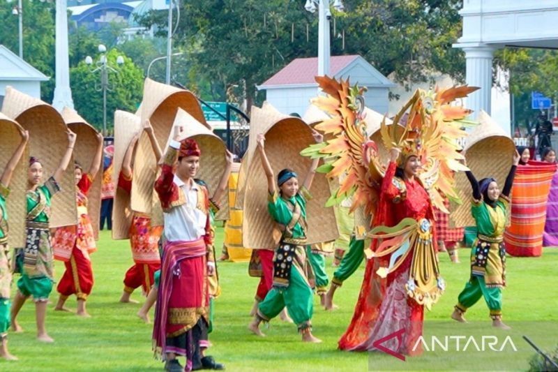 218 Penari Tarian Tembolak Beak NTB Siap Guncang Istana Negara di HUT ke-80 RI, Bawa Harum Nama Daerah!