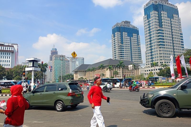 Normal Kembali! Arus Lalu Lintas Patung Kuda Lancar Usai Kirab Bendera HUT ke-80 RI yang Libatkan 145 Kuda