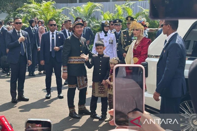Fakta Unik Busana Adat Gayo Gibran di Peringatan HUT ke-80 RI: Tampil Kharismatik di Istana Merdeka