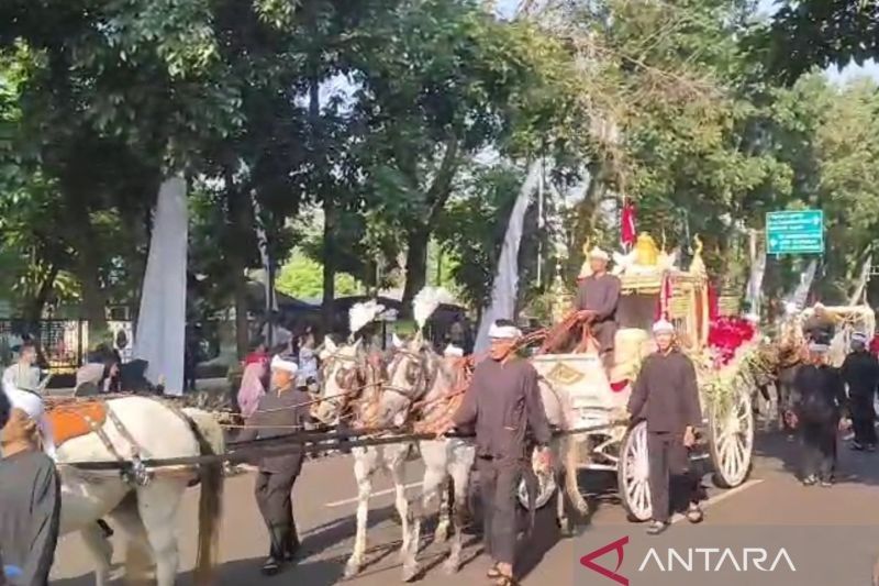 Kereta Kencana HUT RI ke-80 di Bandung: Salah Satunya Pernah Dipakai Istana Negara, Tarik Perhatian Warga!