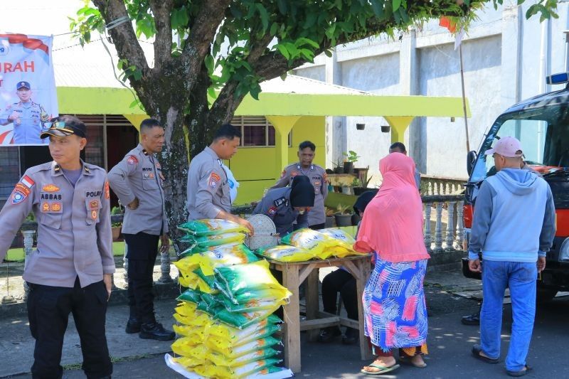 Warga Antusias! Gerakan Pangan Murah Polda Malut Ludes Terjual, Bantu Masyarakat Hemat Ribuan Rupiah.