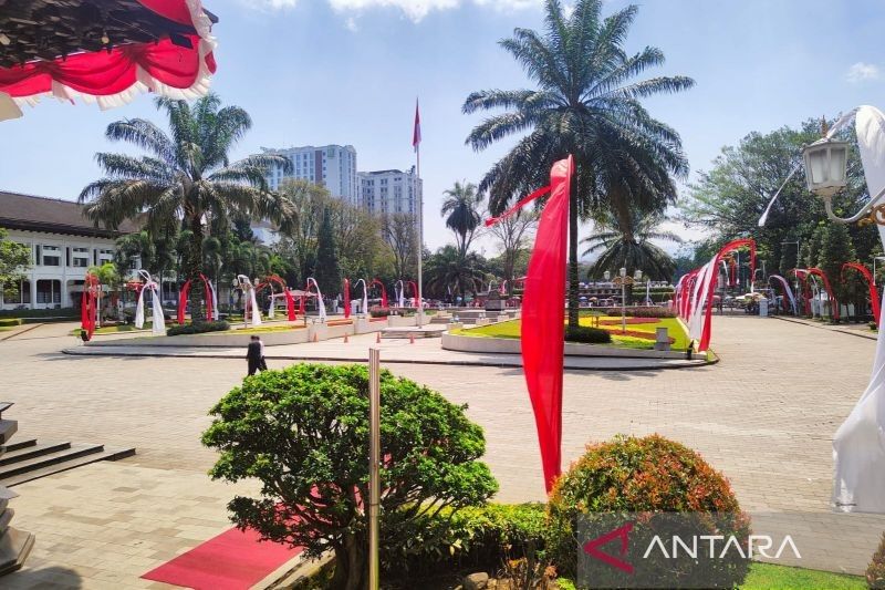 KDM Ingin Ubah Halaman Depan Gedung Sate Jadi Lapangan Upacara Permanen, Ada Apa di Balik Keputusan Ini?