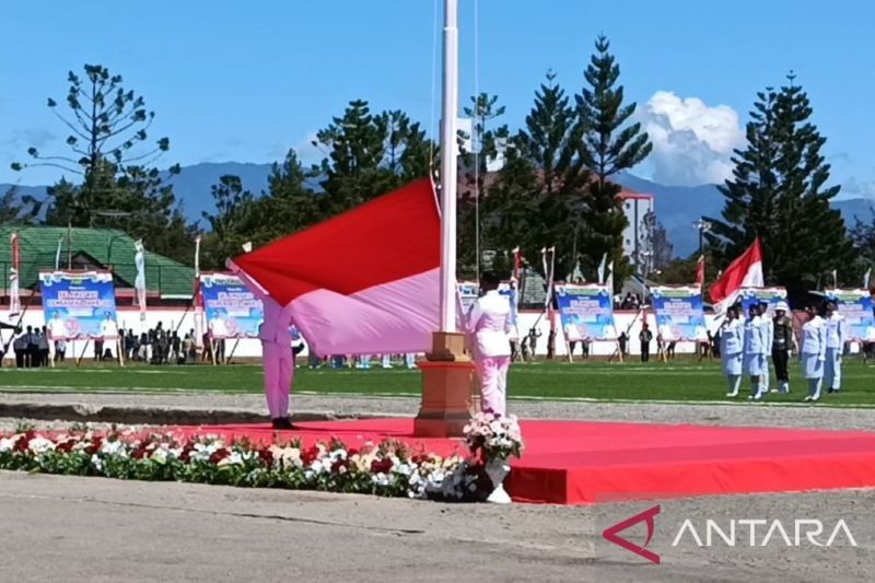 Kibaran Bendera Merah Putih di Papua Pegunungan: Gubernur Tabo Tegaskan NKRI Harga Mati pada HUT ke-80 RI