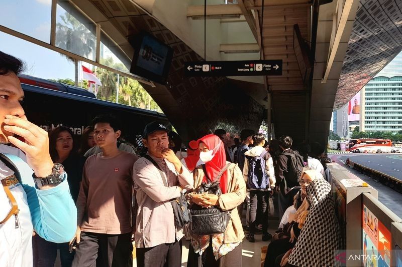 Antusiasme Warga Padati Bundaran HI Saksikan Karnaval HUT ke-80 RI: Rayakan Kemerdekaan ke-80 Indonesia