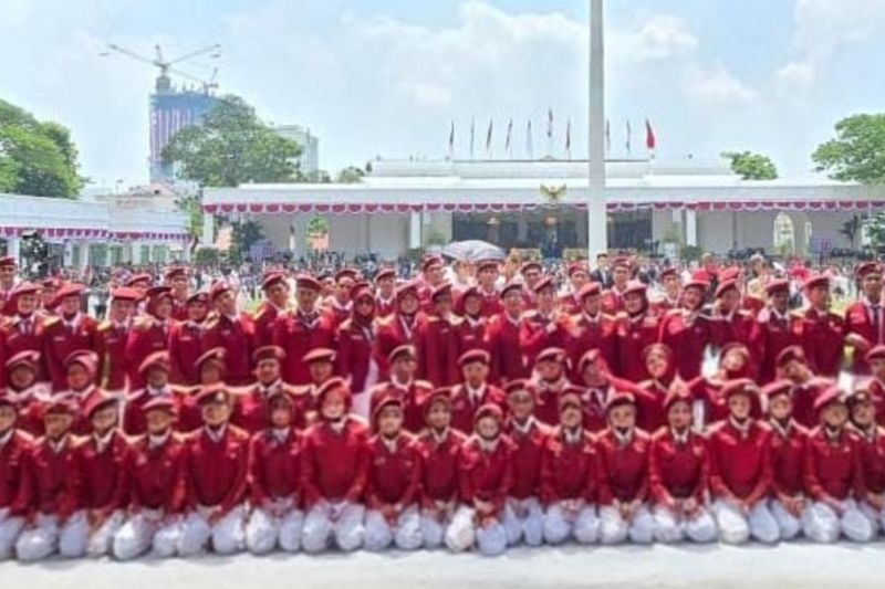 Momen Haru: Paduan Suara Sekolah Rakyat Pukau Istana di HUT ke-80 RI, Presiden Prabowo Ikut Bernyanyi!