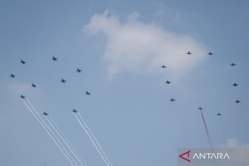 Momen Spektakuler: Atraksi Udara HUT RI ke-80 dengan Formasi '80' di Langit Jakarta