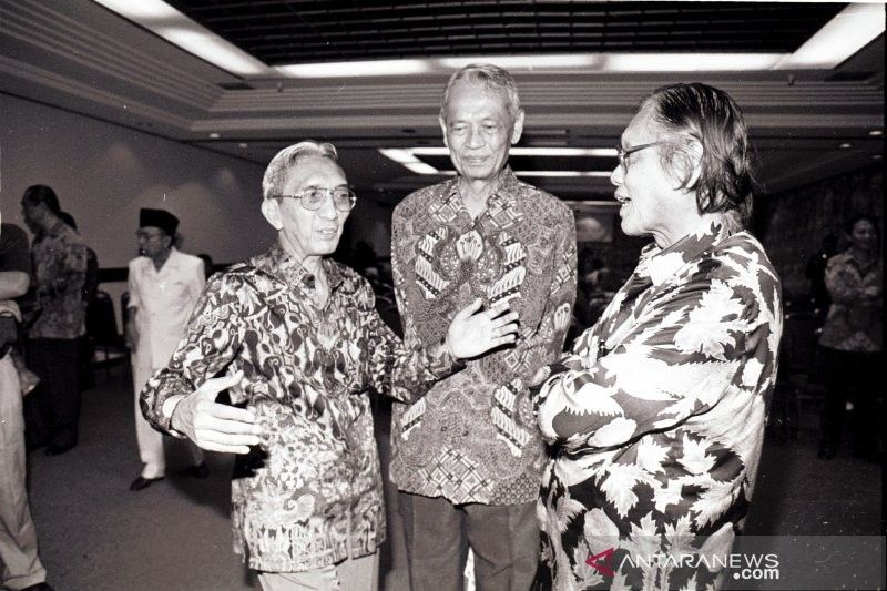 Menguak Sifat Asli Bangsa: Refleksi 'Manusia Indonesia' Mochtar Lubis yang Masih Relevan di Usia 80 Tahun Kemerdekaan