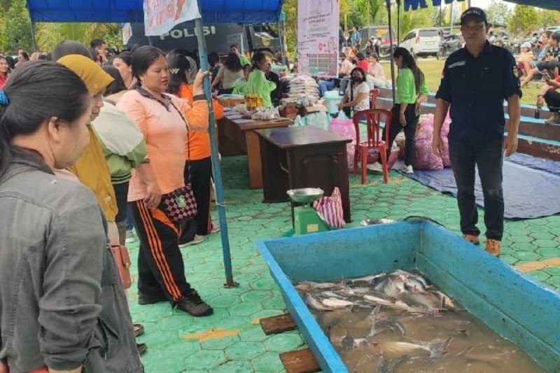 Hemat Puluhan Ribu Rupiah! Gerakan Pangan Murah Gunung Mas Meriahkan HUT Ke-80 RI