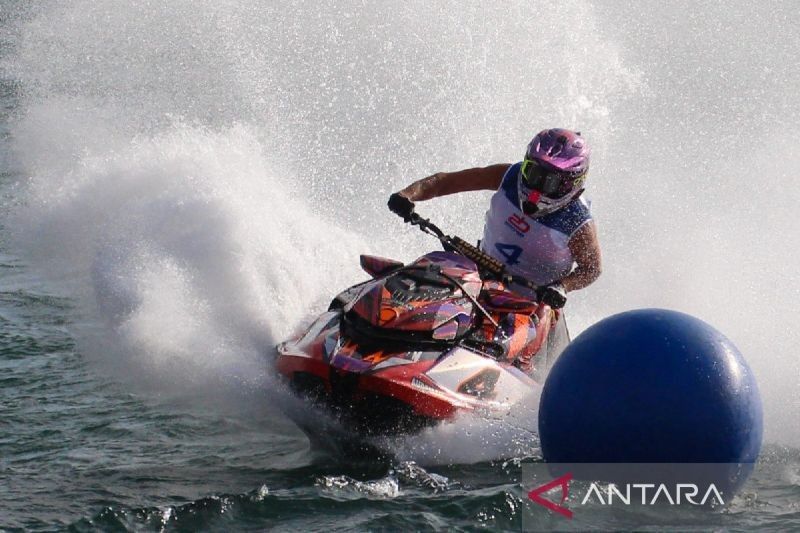 Pembalap Prancis Francois Medori Raih Juara Dunia Aquabike Toba 2025 Kategori Runabout GP1