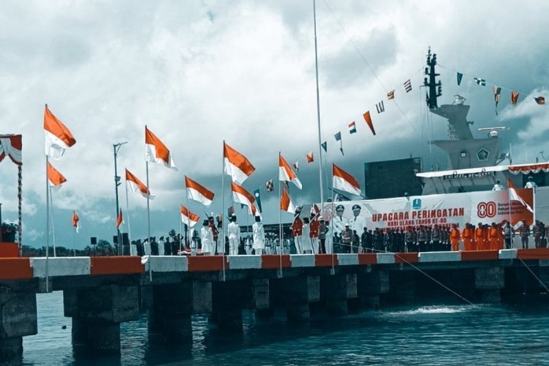 Unik! Biak Numfor Gelar Upacara Bendera Bawah Laut dalam Perayaan Hari Kemerdekaan ke-80 RI