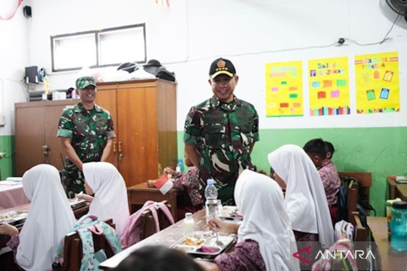 Fakta Unik: Ribuan Dapur Disiapkan! TNI Pastikan Dukungan Penuh Program Makan Bergizi Gratis Pemerintah