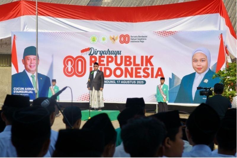 Wakil Ketua DPR Ingatkan: Jangan Lupakan 'Jas Merah' dan 'Jas Hijau', Jasa Ulama Kemerdekaan RI Sangat Besar!