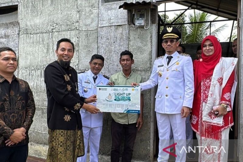 Momen HUT RI ke-80: Pemkab Aceh Barat Hadirkan Sambungan Listrik Gratis untuk Warga Prasejahtera