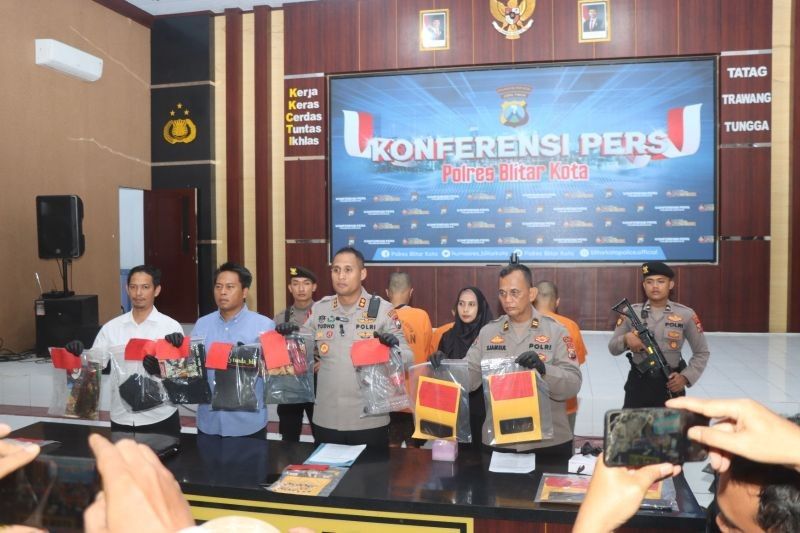 Terungkap! Polisi Blitar Tangkap Tiga Pelaku Pengeroyokan yang Tewaskan Warga
