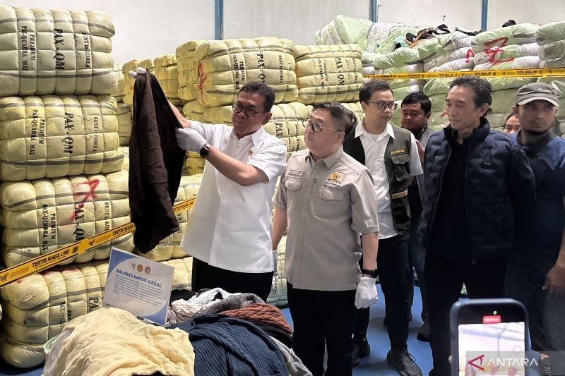 Mendag Tegaskan Pakaian Bekas Impor Rusak Industri Lokal, Miliaran Rupiah Disita di Jawa Barat