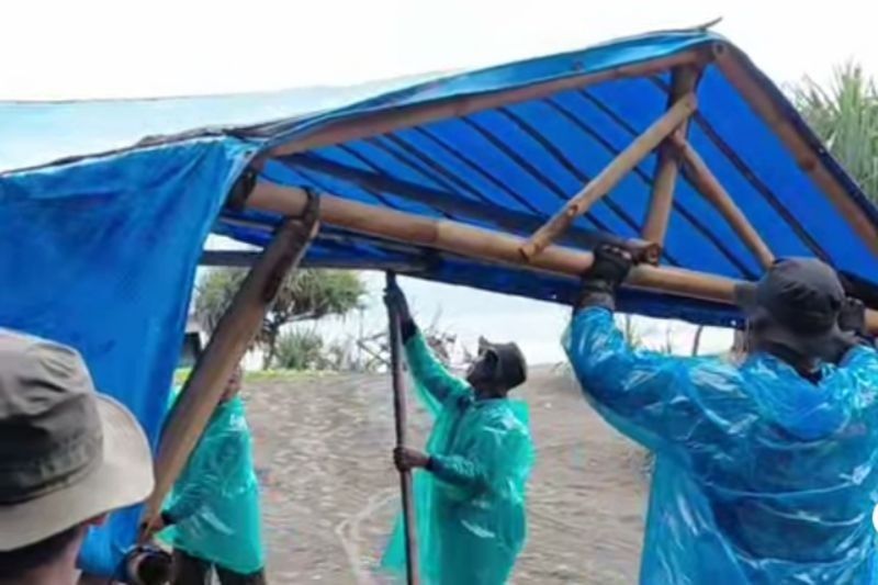Satpol PP Bantul Tertibkan Puluhan Lapak Pedagang di Pantai ...