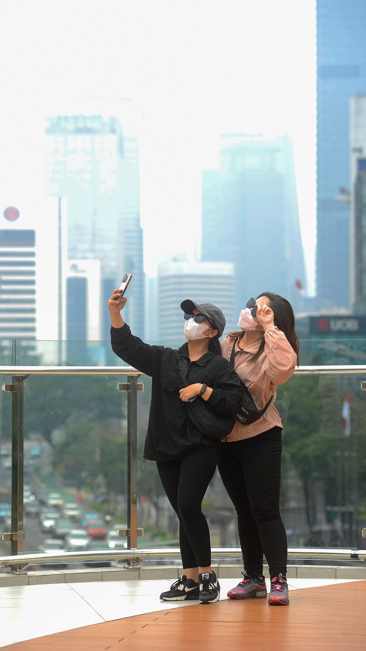 FOTO: Kabut Polusi Udara Kembali Menyelimuti Jakarta dan Tercatat Terburuk Kedua di Dunia