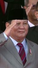 VIDEO: Momen Kebersamaan Prabowo dengan Jokowi dan SBY di Parade Senja HUT ke-78 TNI