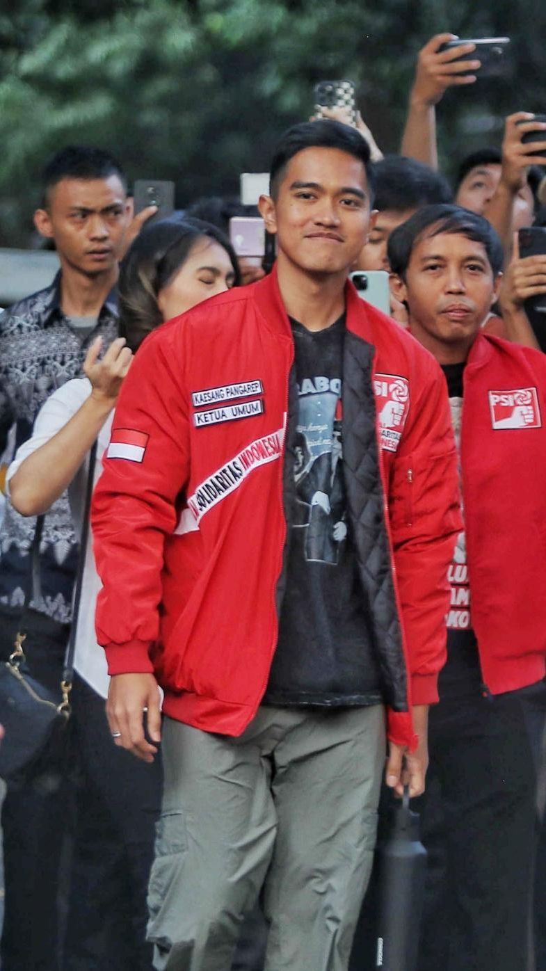 Kaesang Ditegur Istri Bulan Madu Pakai Kaos Prabowo