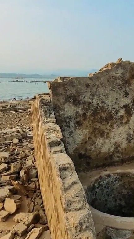 Cerita Warga Kunjungi Waduk Jatigede yang Surut, Kenang Tempat Tinggal yang Kembali Muncul