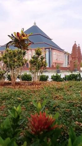 Megah dan Besar, Ini Potret Masjid Syarif Abdurrahman di Komplek Makam Sunan Gunung Jati yang Dibangun oleh Kasad Dudung