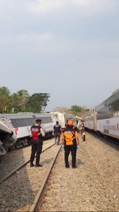 Dua Kereta Anjlok, Jalur Stasiun Wates dan Sentolo Ditutup