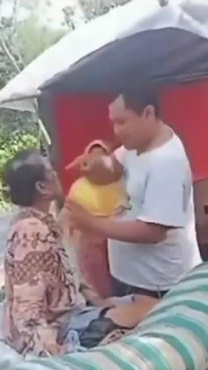 Viral Pria di Grobogan Tampar dan Ludahi Nenek-Nenek, Ini Kronologinya