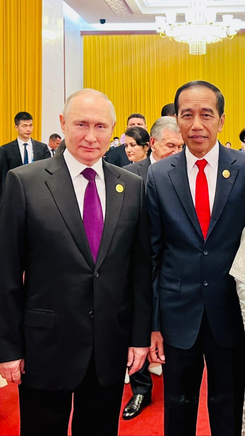 Momen Akrab Jokowi dan Vladimir Putin di China