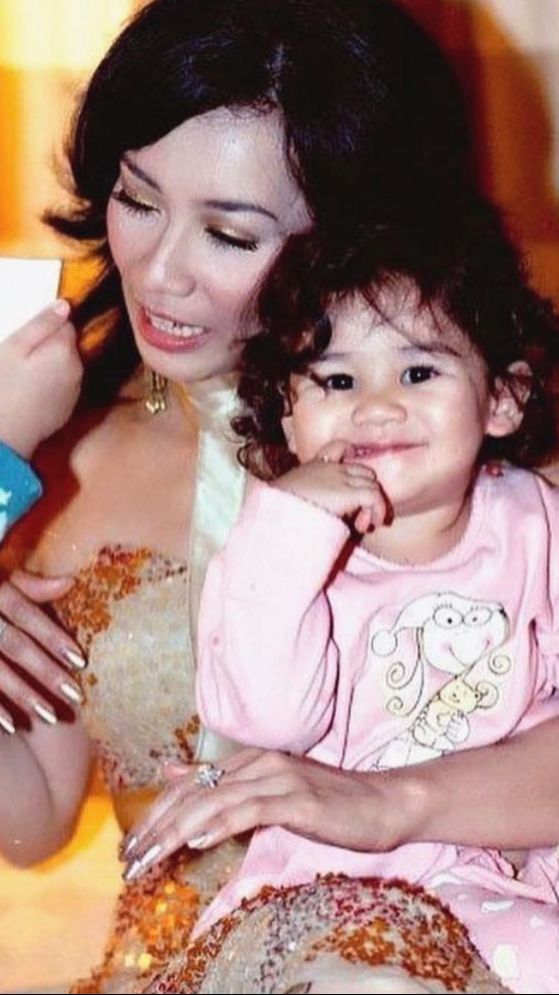 Hubungannya dengan Thariq Halilintar Sedang Disorot, Ini Deretan Foto Masa Kecil Aaliyah Massaid yang Cantik dan Gemesin Banget