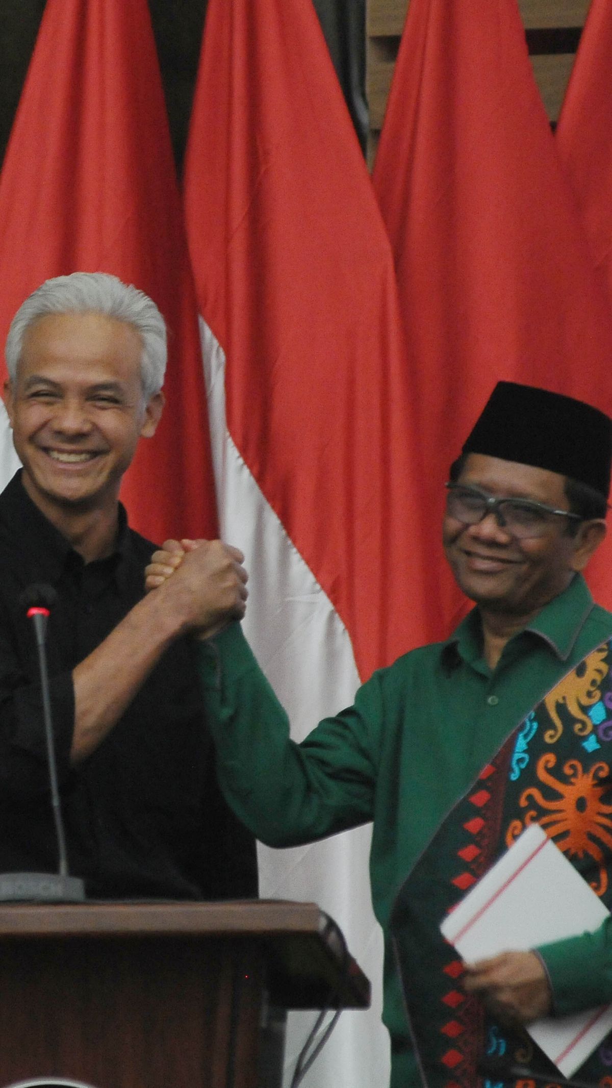 FOTO: Diumumkan Langsung Oleh Megawati, Senyum Mahfud MD Pecah saat Resmi Diputuskan Jadi Cawapres Pendamping Ganjar Pranowo di Pilpres 2024