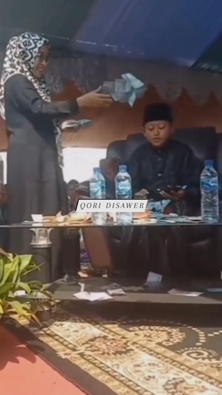 Viral Emak-Emak Sawer Qari Bak Biduan saat Maulid Nabi, Netizen Singgung Penistaan Agama