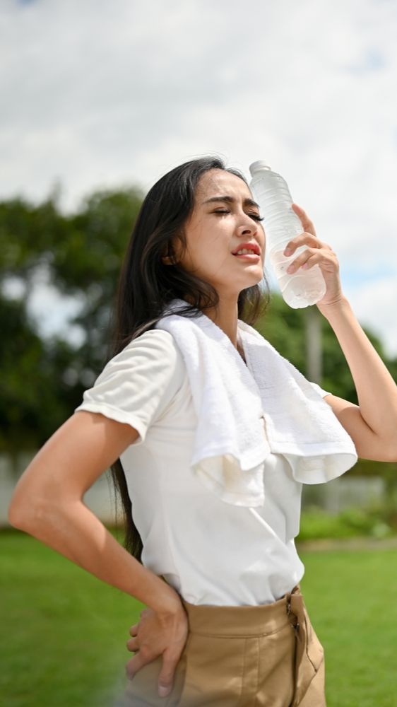 Cuaca Lagi Panas-Panasnya, Waspadai Risiko Heat Stroke Mengintai Kesehatan