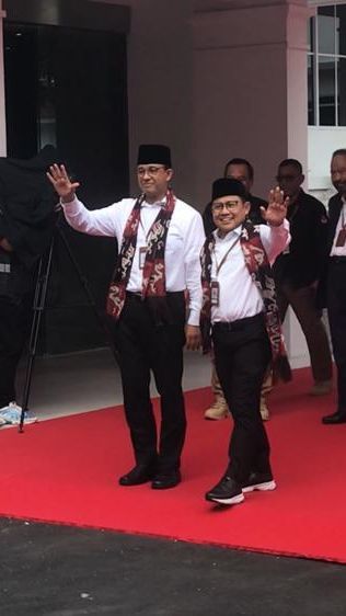 Makna Kemeja Putih Anies-Cak Imin Saat Daftar Pilpres ke KPU