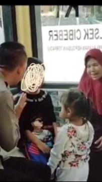 Viral Bocah 7 Tahun Ngambek Tak Diberi Uang, Laporkan Ibu ke Kantor Polisi