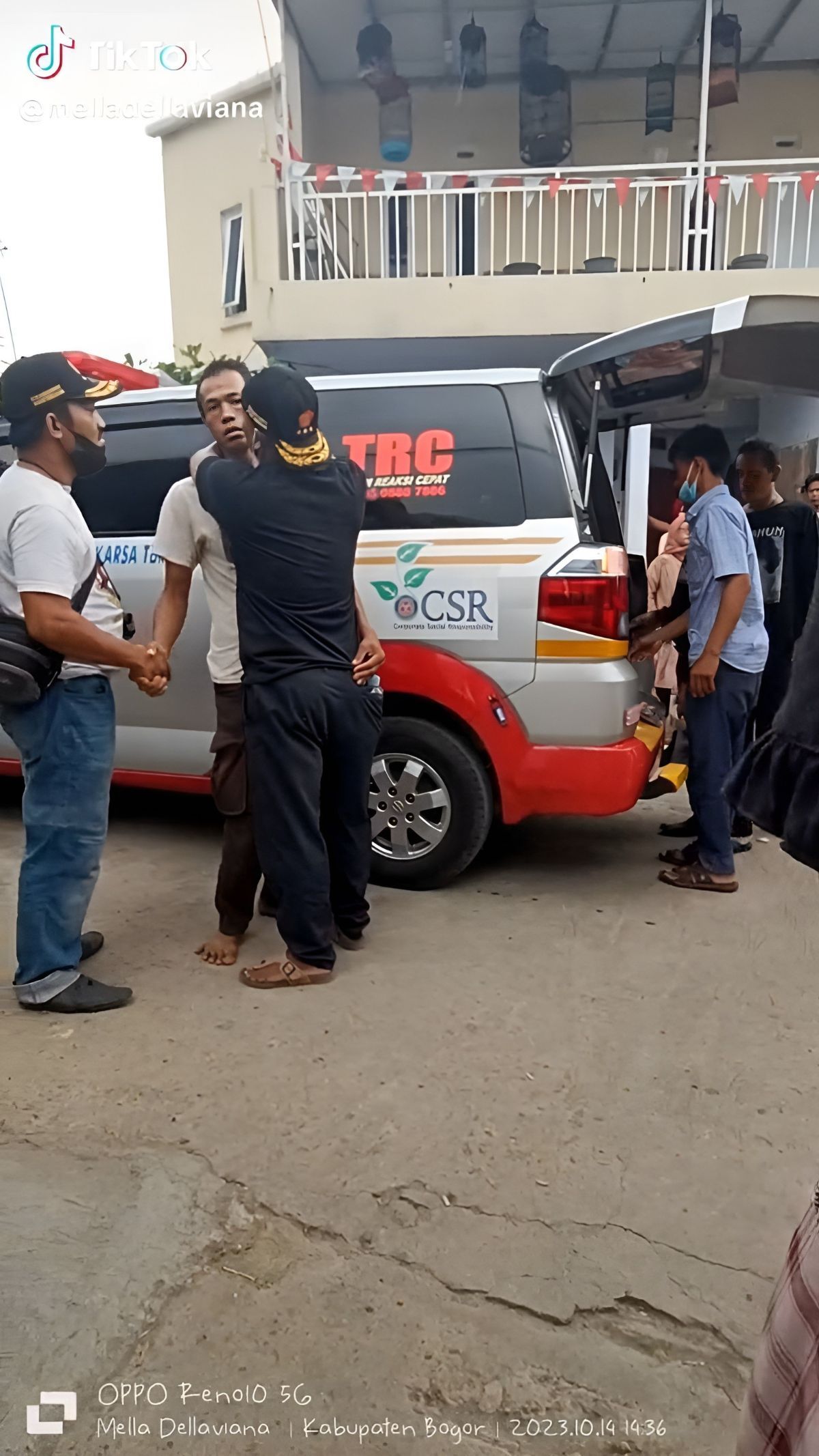 Tatapan Kosong Pria yang Ditinggal Istri 7 Hari Setelah Kematian Anak