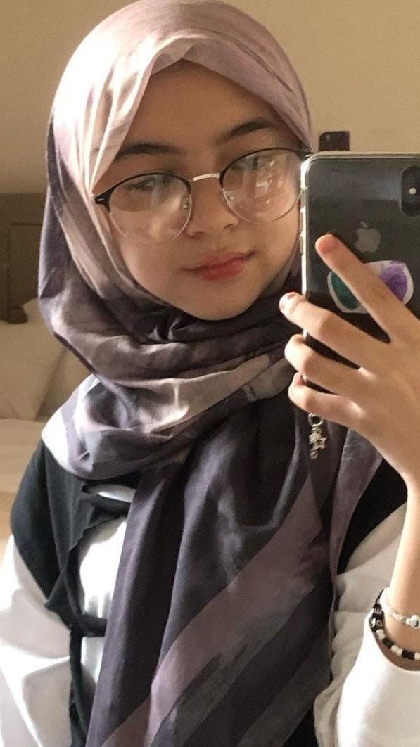 Makin Cantik Berhijab, Potret Terbaru Sienna Anak Marshanda yang Posenya Bikin Salfok 'Kerudung Belepotan Tetap Cantik'