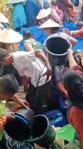 Sejumlah Daerah Kekeringan Akibat Kemarau Panjang, BUMN Salurkan 906.000 Liter Air Bersih