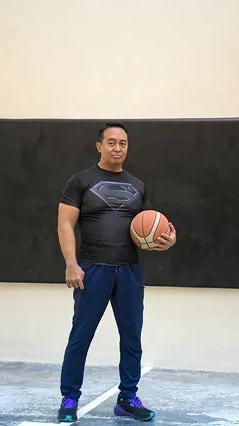 Ngegym hingga Basket, Ini Momen Jenderal Andika Perkasa Olahraga bareng Putranya