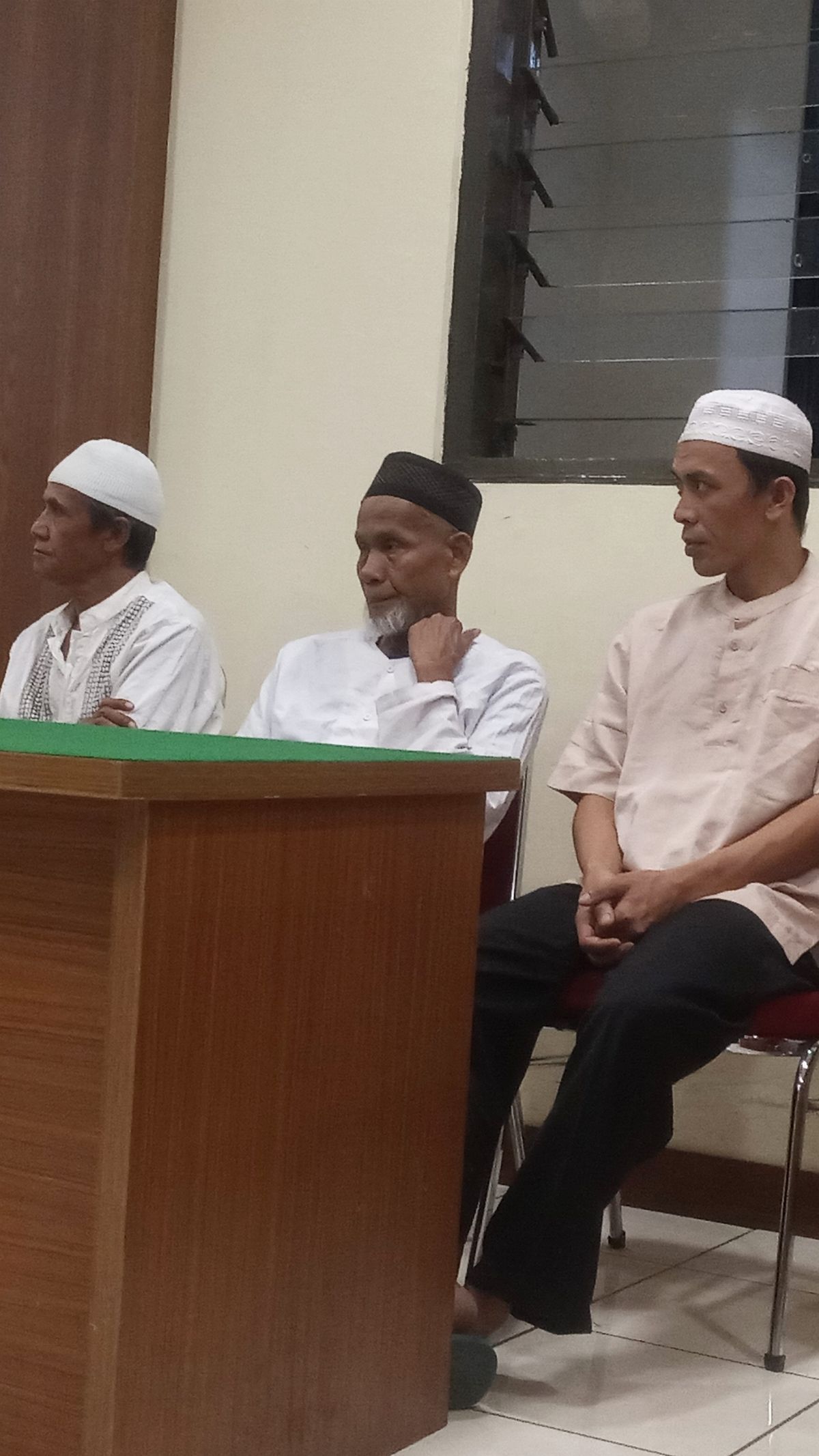 Dukun Aki Cs Pembunuh Berantai di Bekasi Dituntut Hukuman Mati