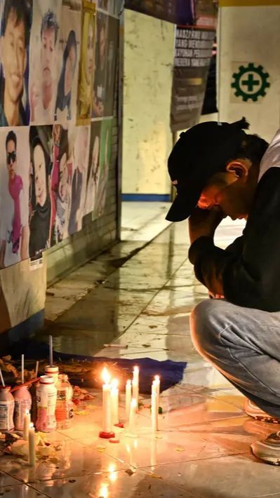 Setahun Pasca Tragedi Kanjuruhan, Tangis Keluarga Korban Pecah Tuntut Para Pelaku Dihukum Berat