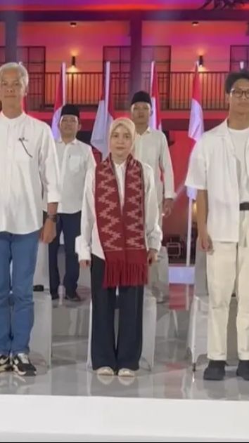 Gaya Alam Ganjar, putra Ganjar Pranowo yang kini berusia 21 tahun, mencuri perhatian saat deklarasi sang ayah