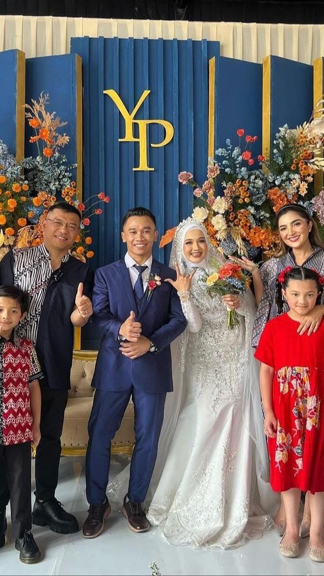 Keseruan Keluarga Ashanty dan Anang Datang ke Nikahan Pengasuh Arsya, Pengantinnya Pangling Banget